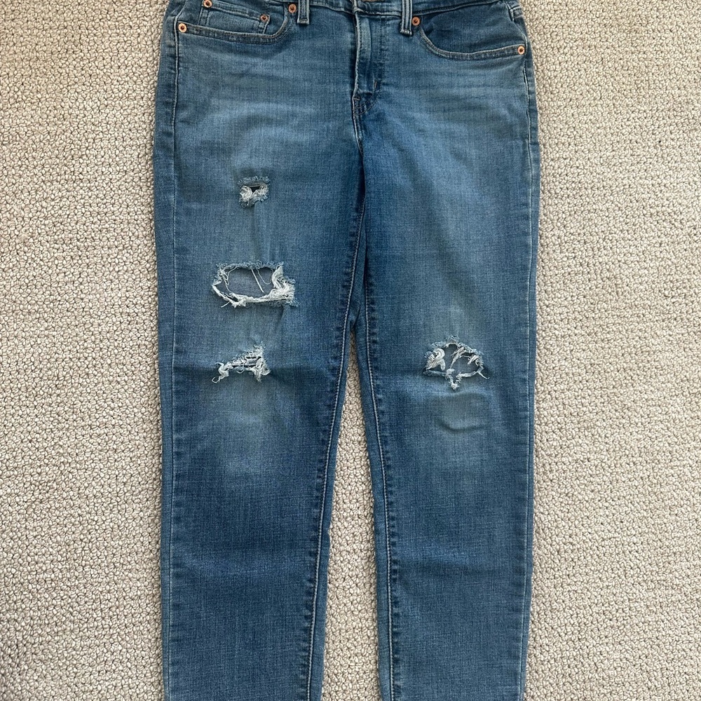 Levi's women’s Medium Blue Distressed boyfriend Jeans